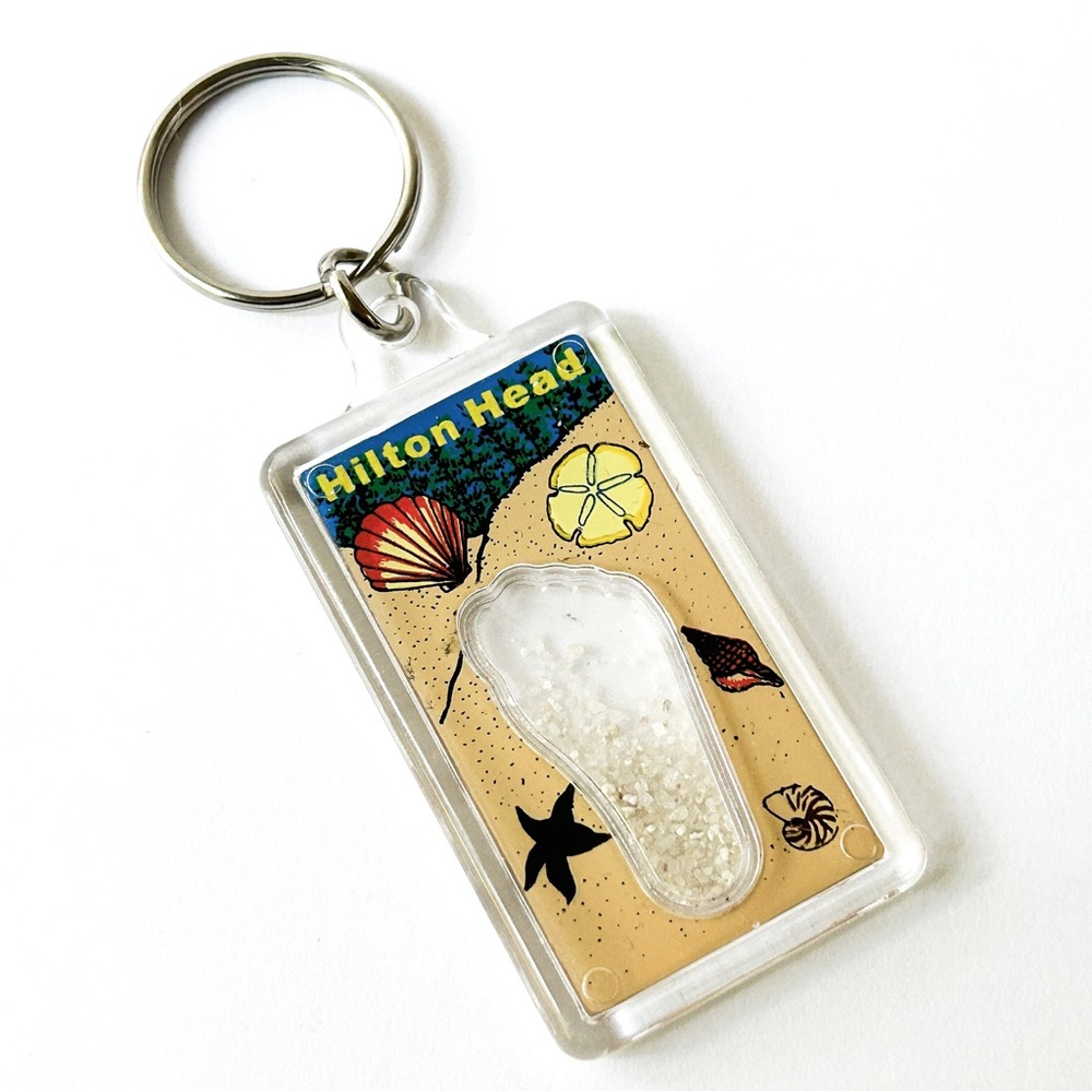 Hilton Head Souvenir Keychain with Seashell Design